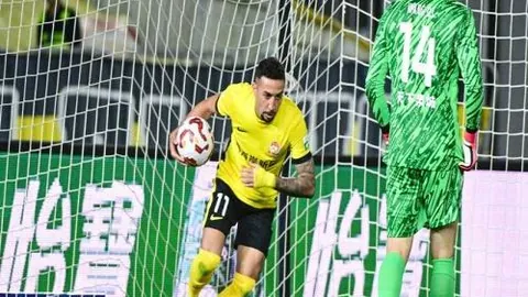 NBA关键时刻揭秘：爵士与篮网巅峰对决！